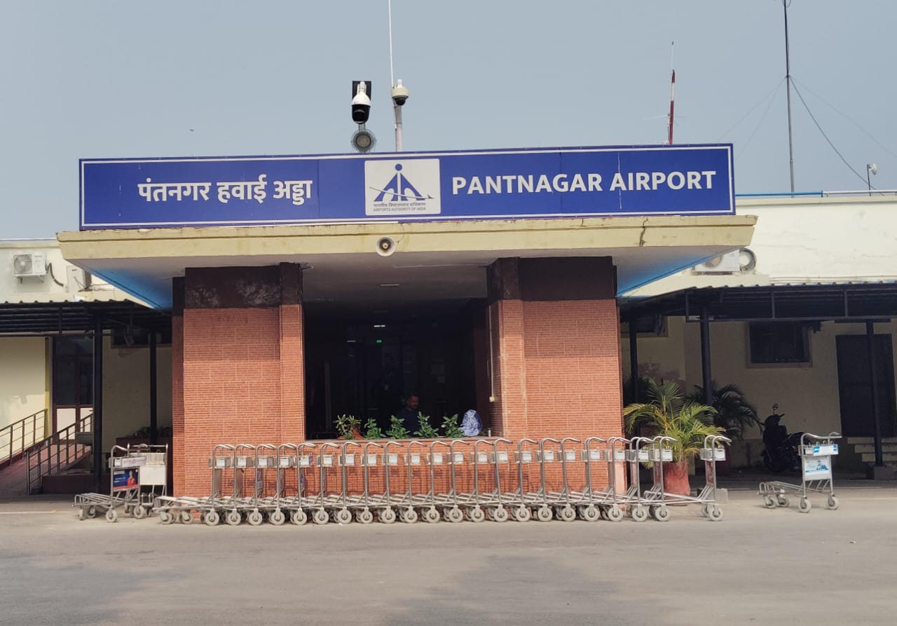 कोहरे का कहर: लो विजिबिलिटी से दिल्ली-पंतनगर की दोनों उड़ानें रद्द