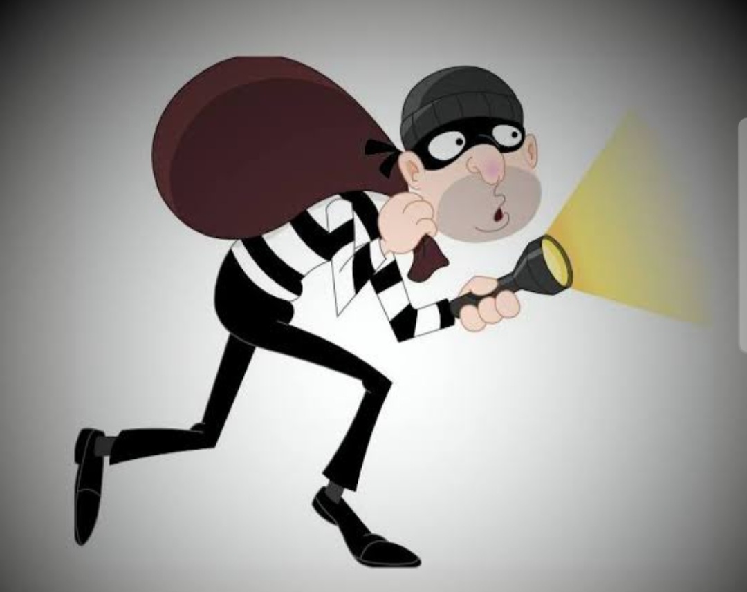 मुंह में चांदी छिपाकर ले जा रहा था कंपनी कर्मी