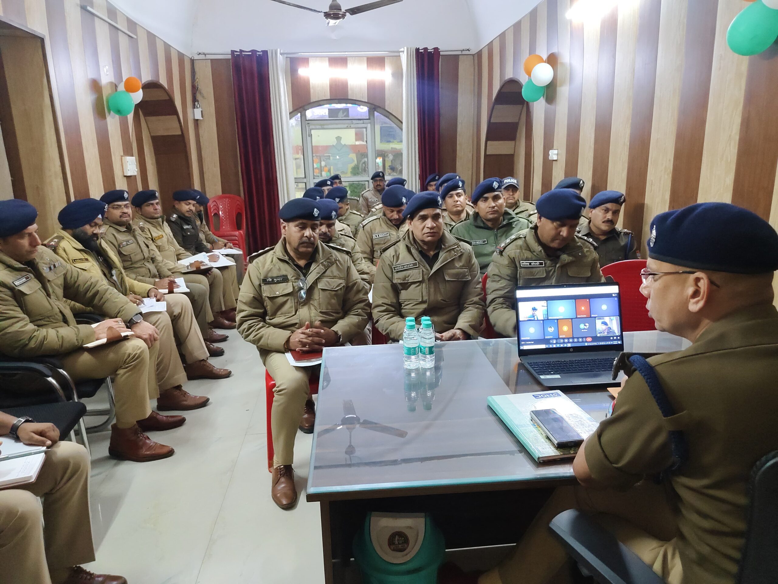 एसएसपी रात में पहुंचे काशीपुर कोतवाली, की समीक्षा बैठक