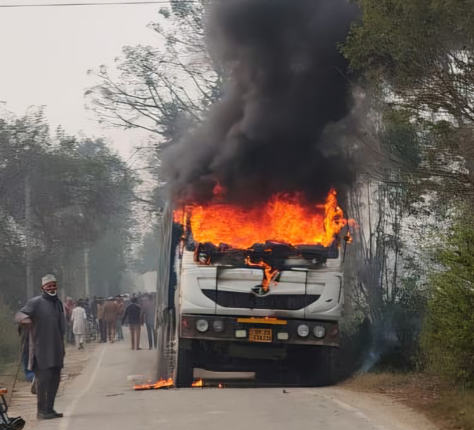 काशीपुर में तीन जगहों पर डंपरों ने ली तीन लोगों की जान