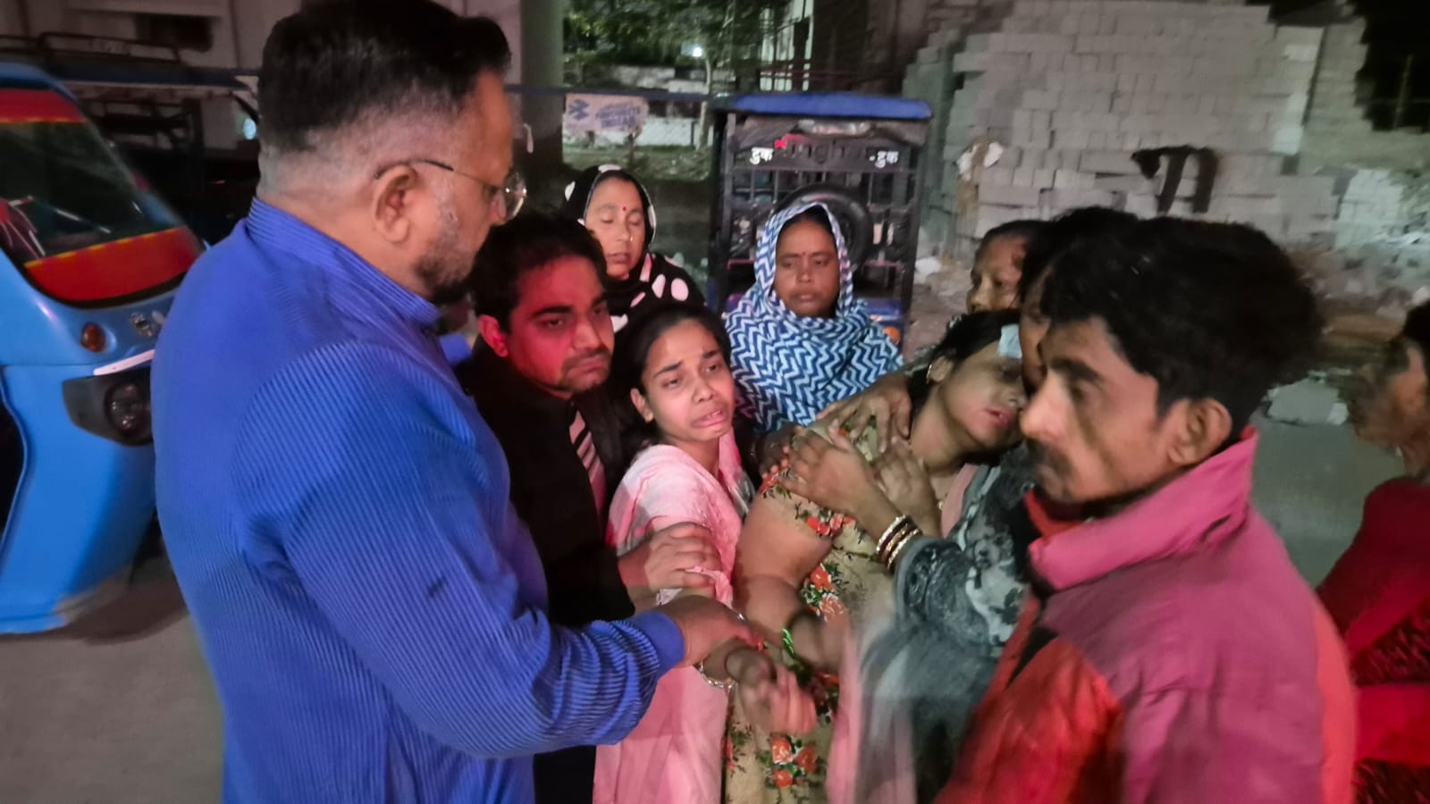 बाइक सवार किशोर की गर्दन में घुसा डिवाइडर का एंगल, मौत 