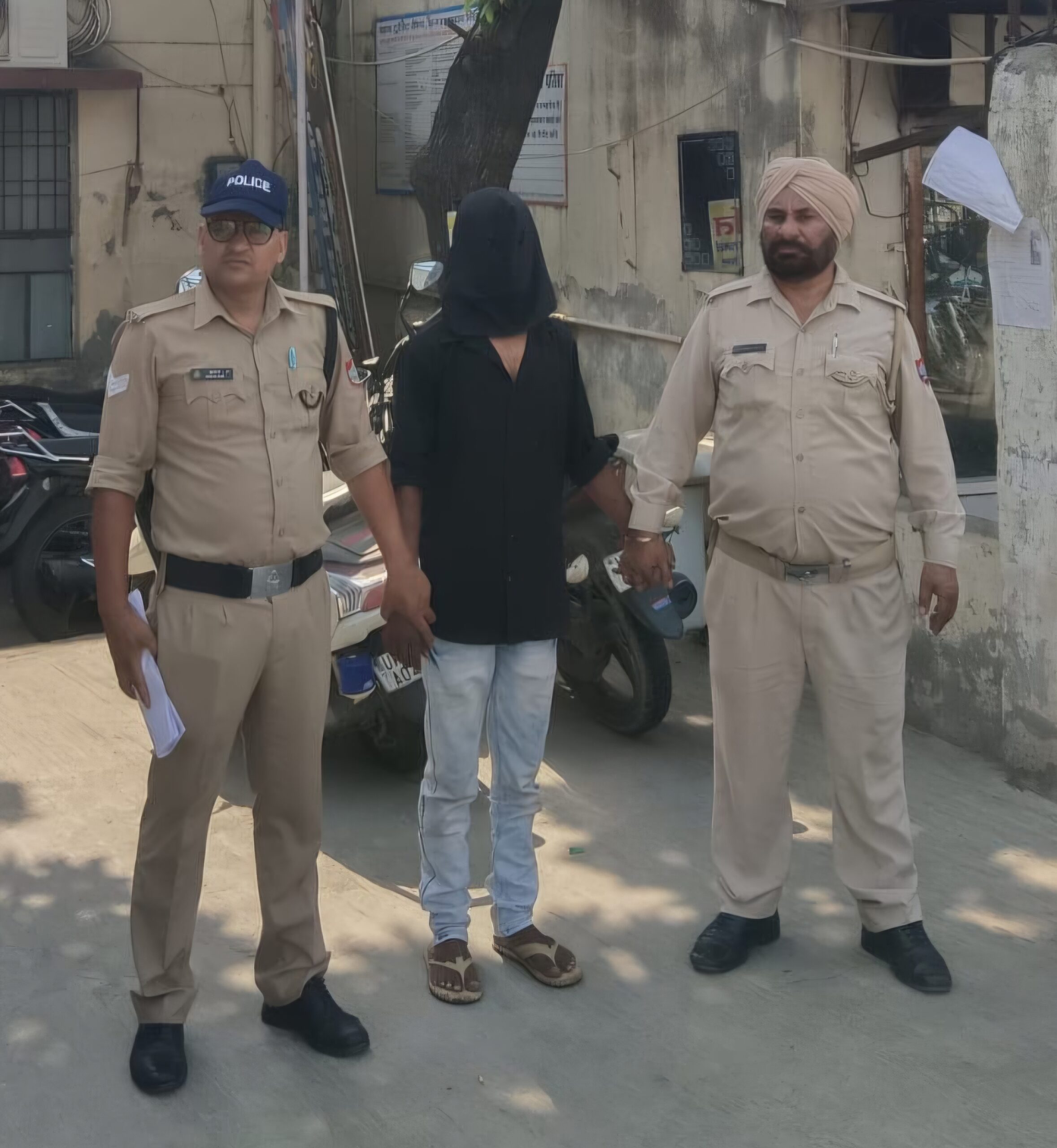 ट्यूशन जा रहे बच्चों पर रखता था गंदी नजर