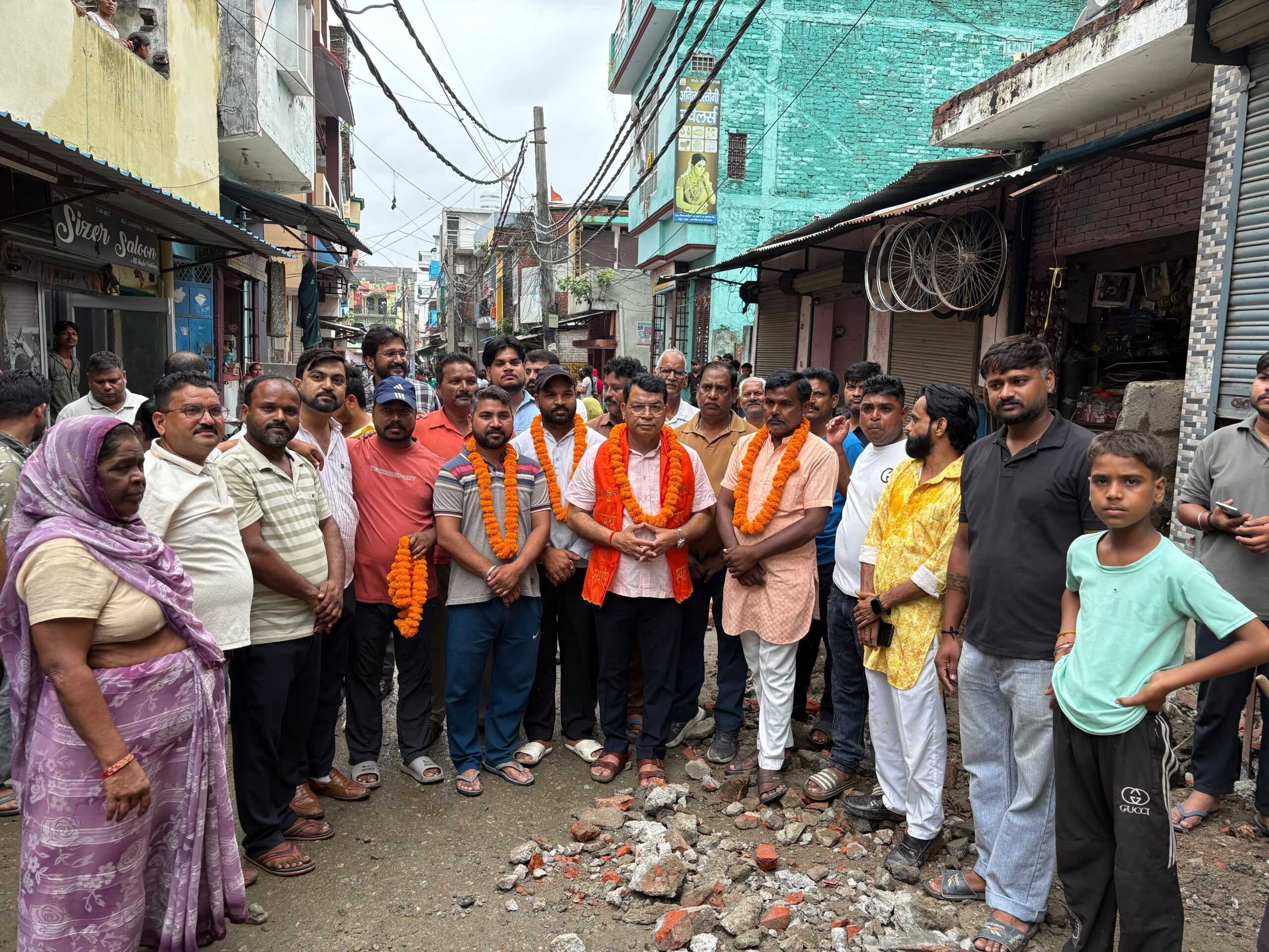 रुद्रपुर के रमपुरा की बदहाल सड़क का निर्माण शुरू