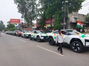 कुमार ऑटो व्हीकल ने निकाली फ्रीडम ड्राइव इलेक्ट्रिक वाहन रैली