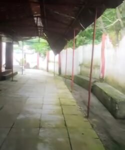 शहादत पर सियासत, स्मारक पर खामोशी