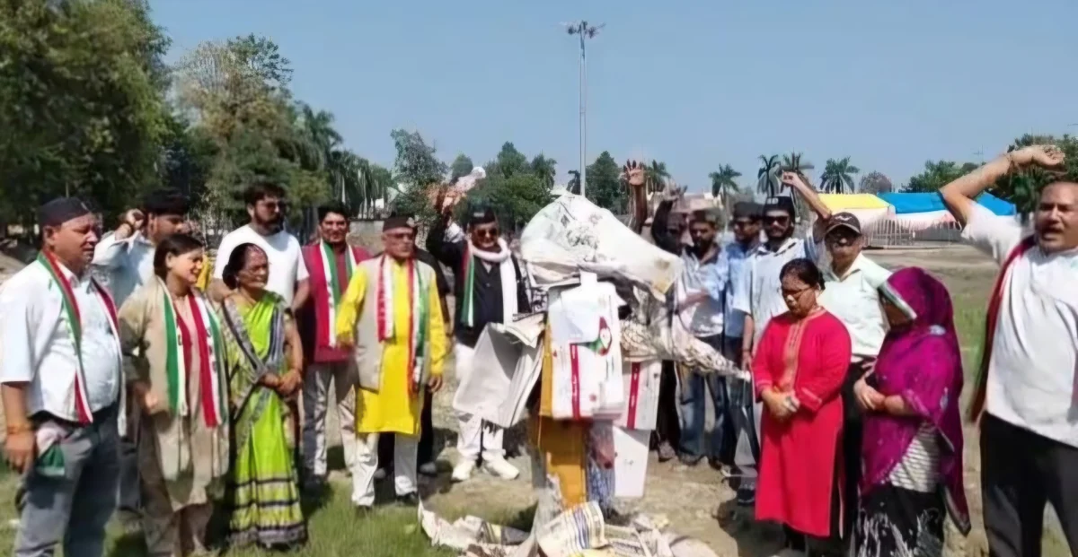 दुष्यंत गौतम को राज्यपाल बनाने के विरोध, उक्रांद ने फूंका सरकार का पुतला