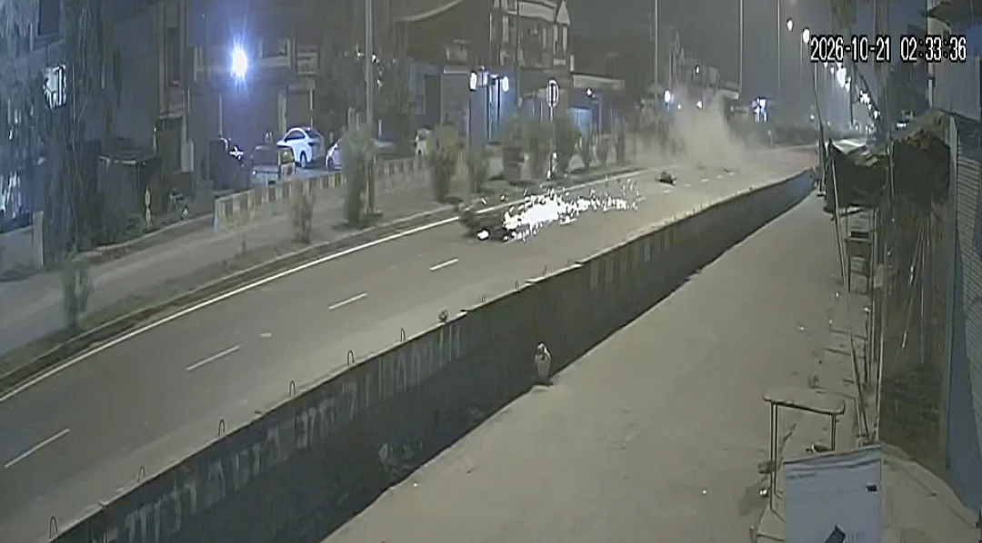कहीं उजड़ा सुहाग, कहीं नवजात के सिर से उठा पिता का साया